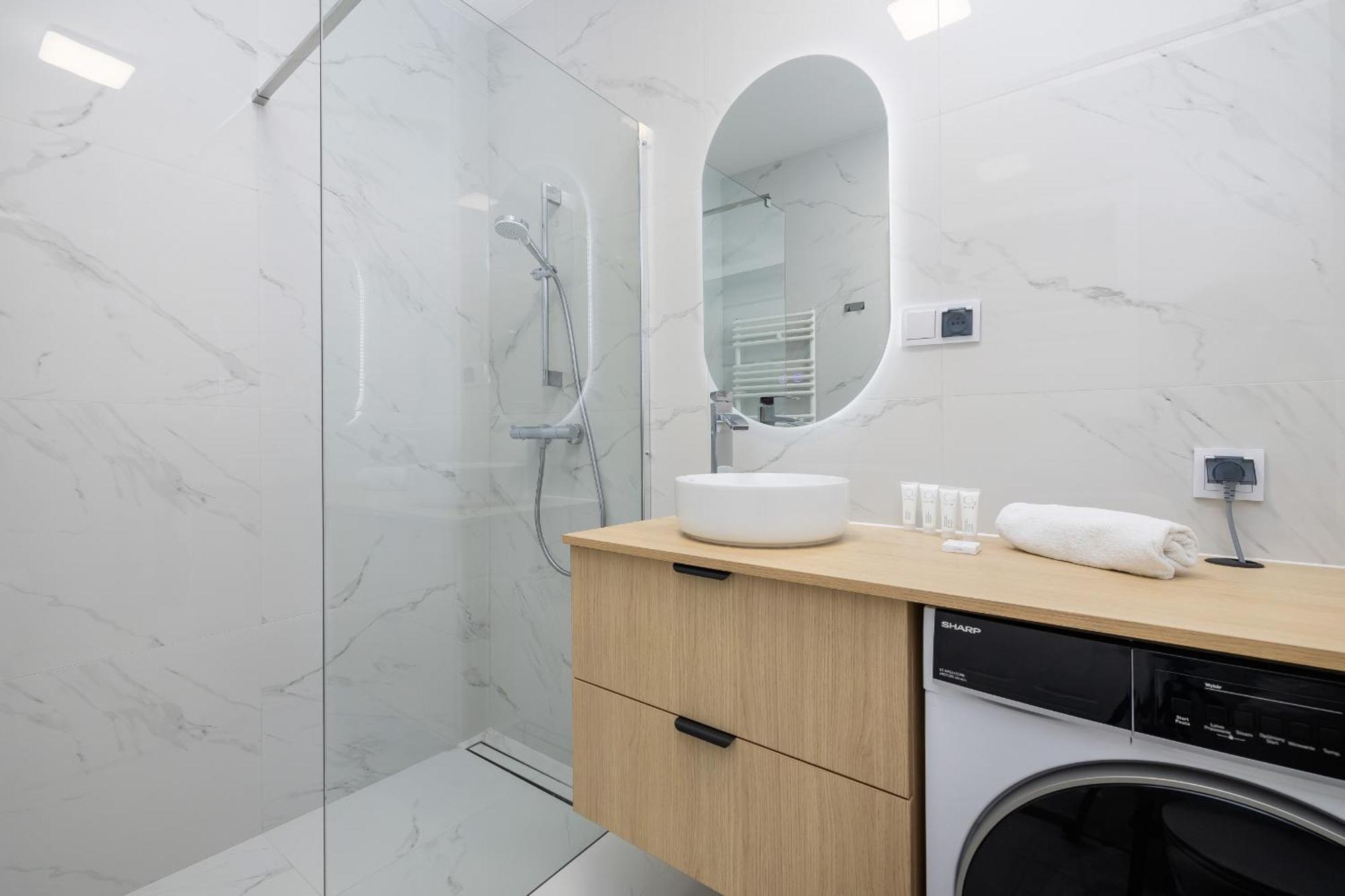 Krowoderska Apartment With Balcony Near City Center By Rent Like Home Краків Екстер'єр фото